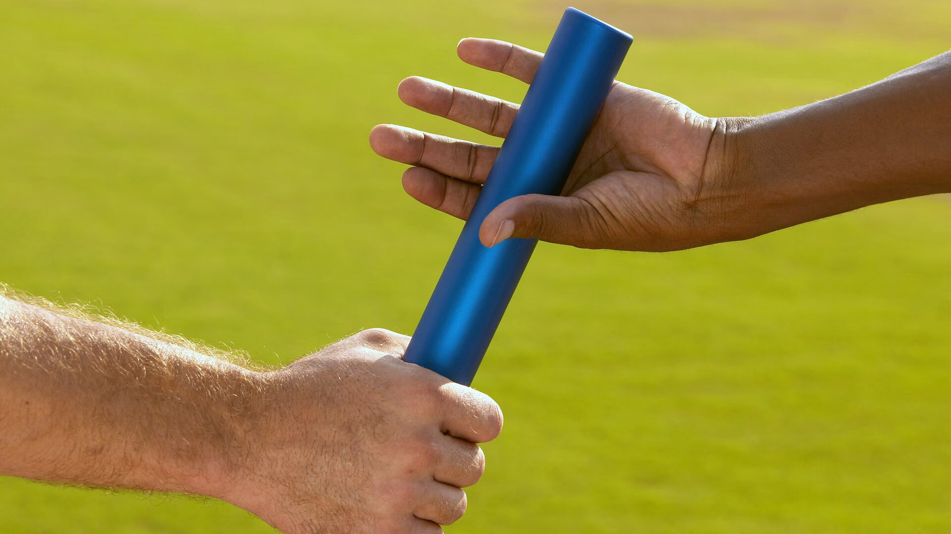 “青训基地建设稳步推进,为未来足球培养奠基”,足球青训发展方案